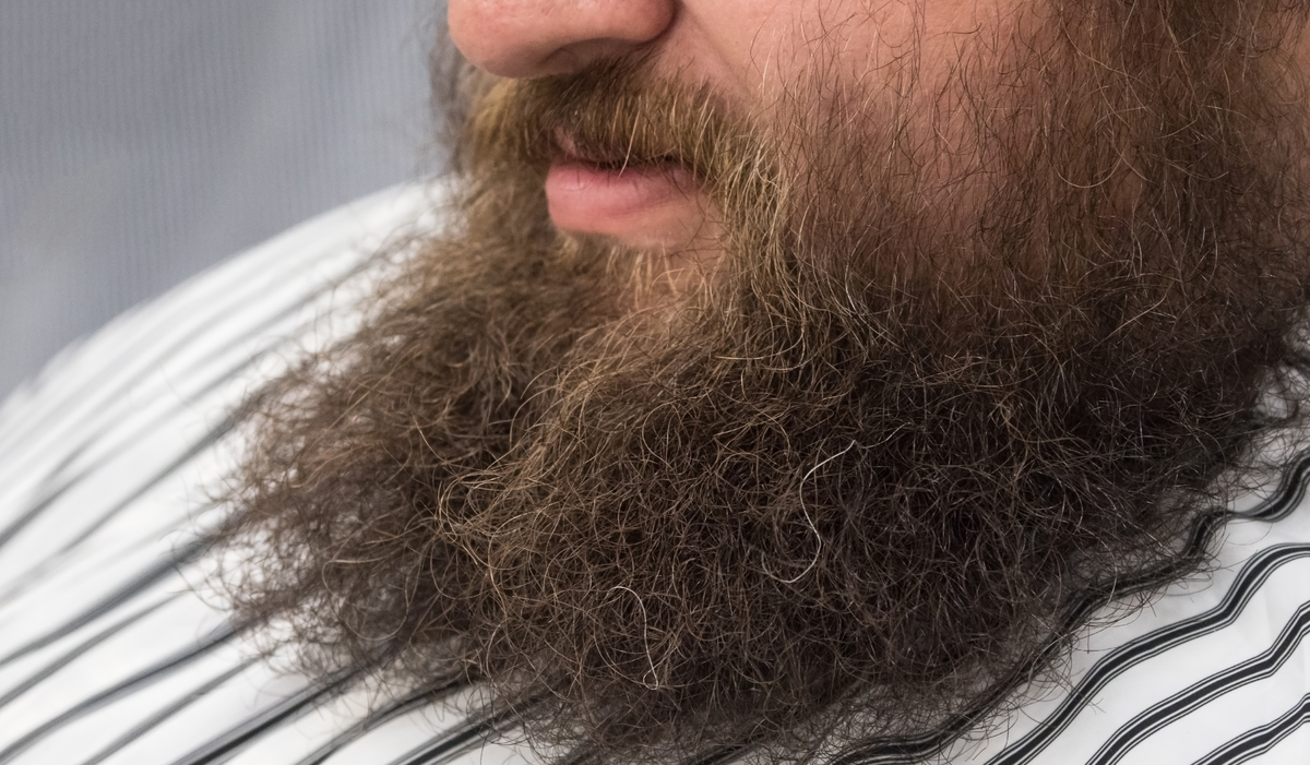 How to Tame an Unruly, Frizzy Beard: Expert Grooming Tips for a Smooth, Well-Groomed Look